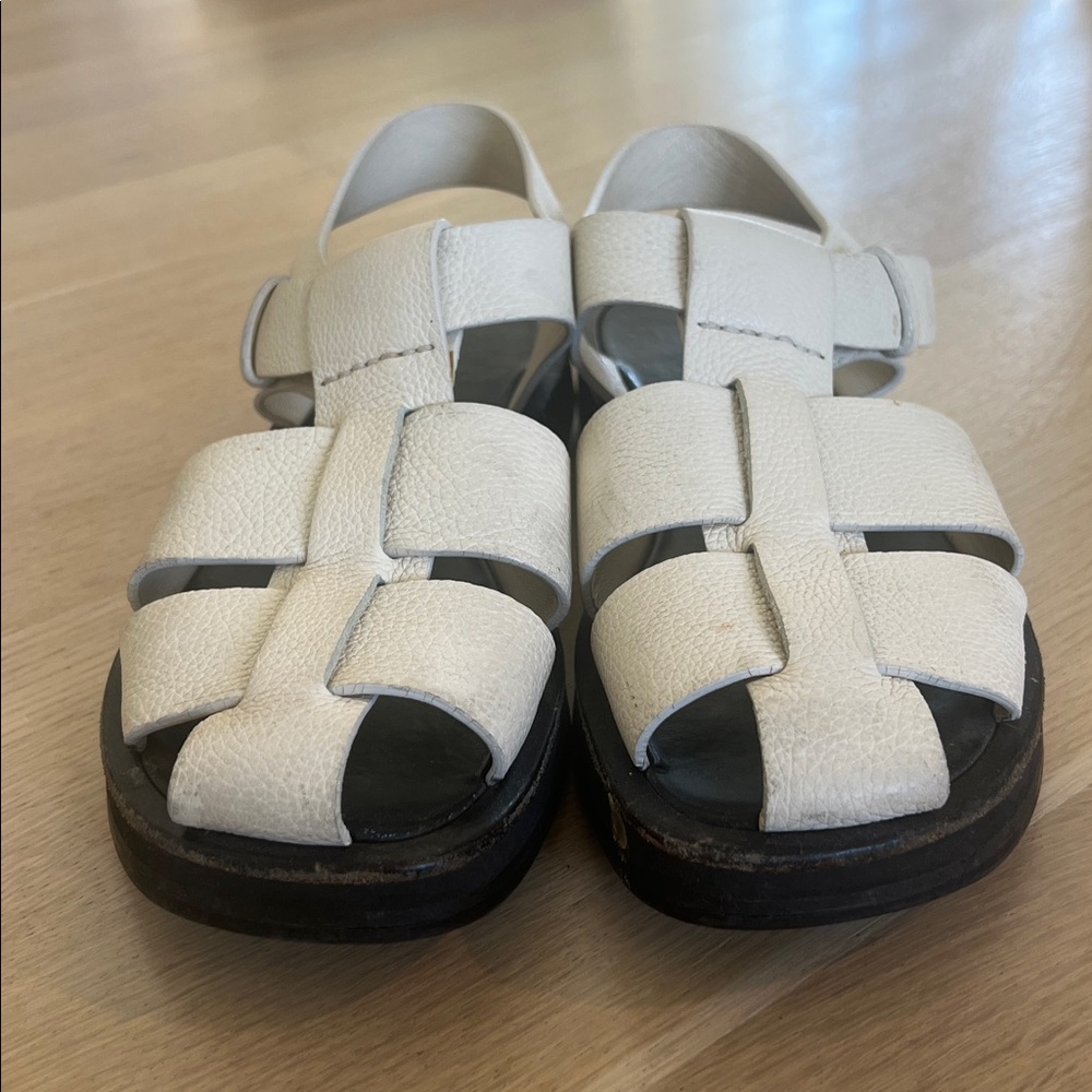 The Row fisherman white sandals 37.5 Preowned - Picture 2 of 7